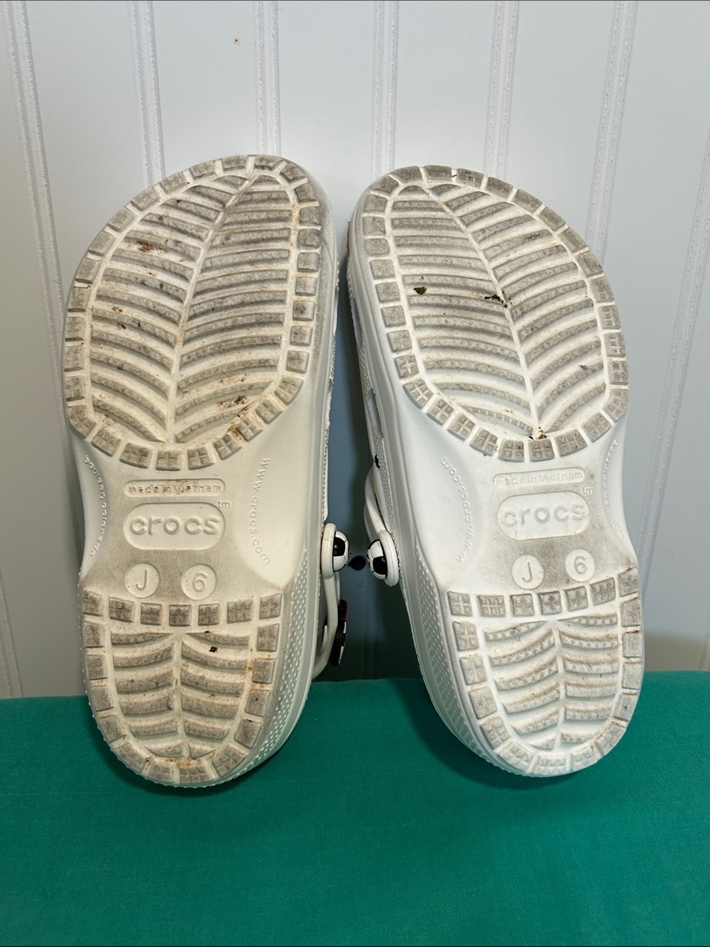 CROCS - Classic Soccer Ball Clog - SZ: j6 - Picture 7 of 10